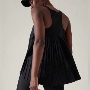 Athleta Black Swing Forward Pleated Tank Size Large